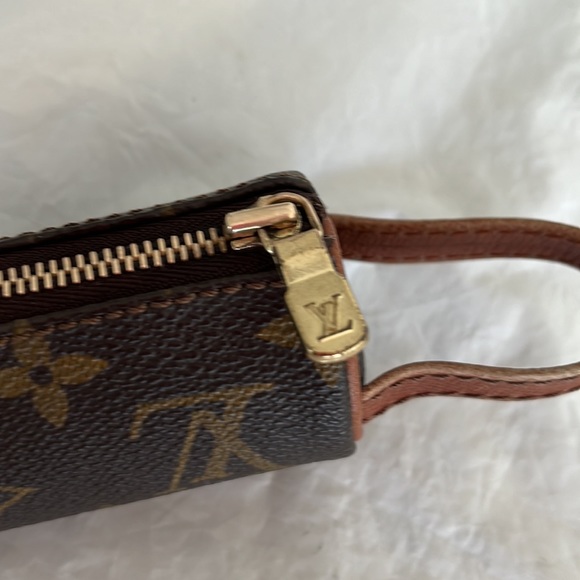 Louis Vuitton Nano Papillon Coin Purse - Picture 4 of 13